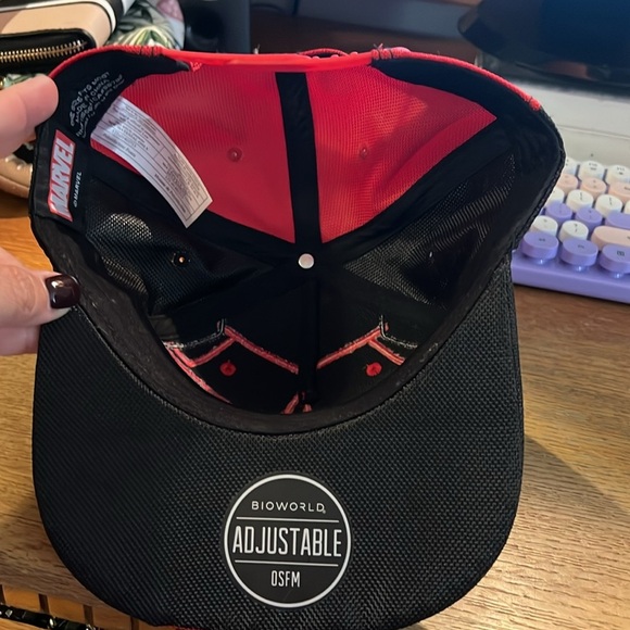 Brand new Deadpool hat - Picture 3 of 3